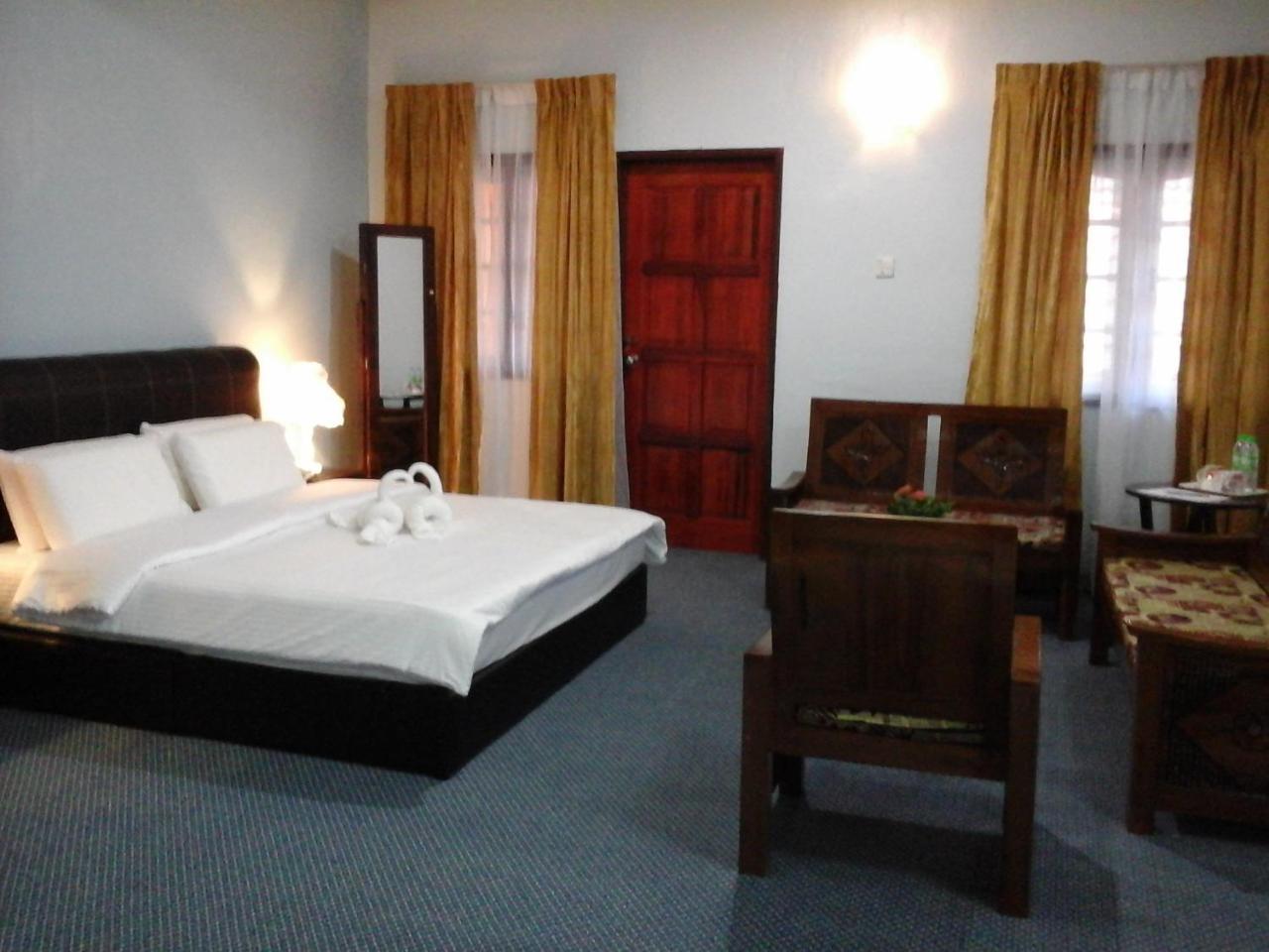 Kesedar Hotel Travel & Tours Sdn Bhd Гуа-Мусанг Екстер'єр фото